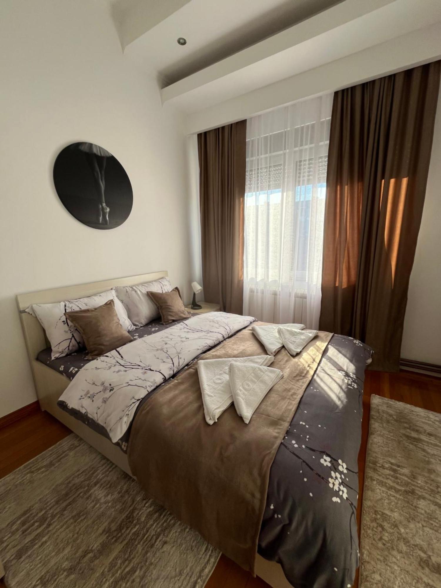 Airport Sky Apartments Lux II Belgrade Extérieur photo